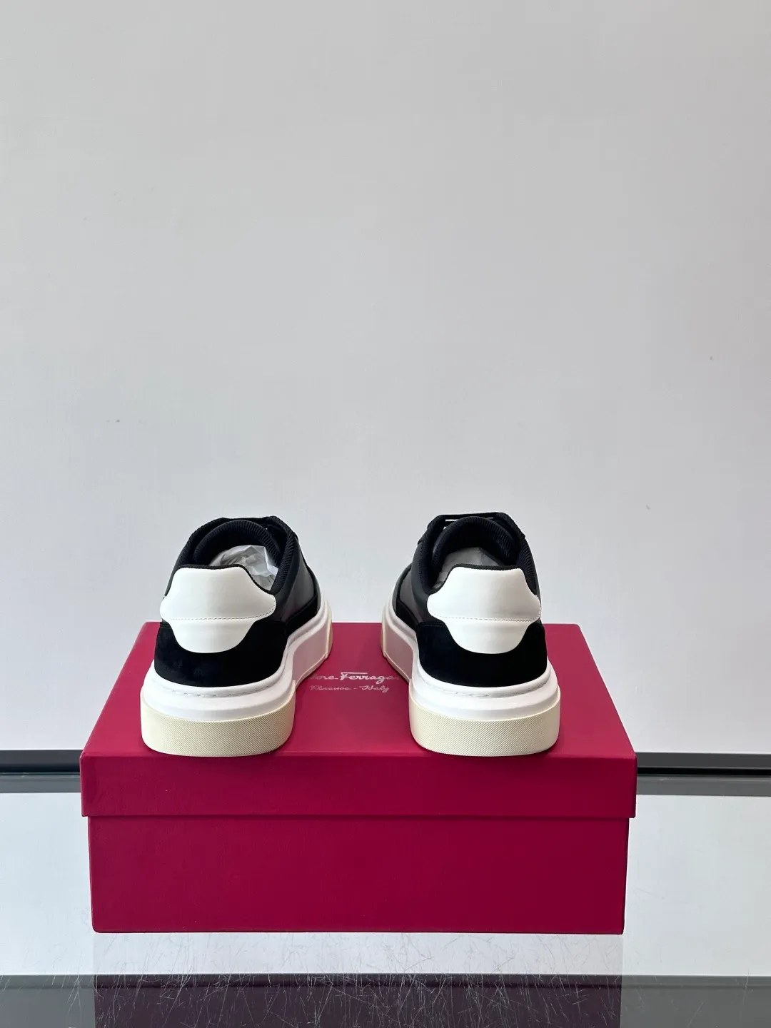 Men's men's shoes 💰440 [New style] 🏃‍♂️🏃‍♂️[Ferragamo] Ferragamo - High-end quality original order·Casual sports shoes -Upper: 🔝Nappa calfskin, suede calfskin, shoe body. Sewing brand totem, tongue air pressure brand logo -Inner: water-dyed cowhide -Outsole: ultra-light TPU foam rubber; molded outsole -Ultra-high quality control and fine workmanship: outstanding (high-end, extravagance, grade) -Size: 38-45 (46, can be customized)